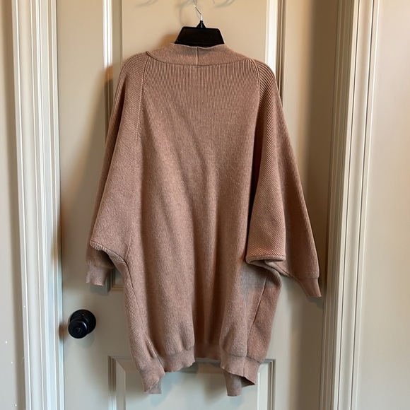 Anthropologie Akemi + Kin Petra Dolman Sleeve
Cocoon Ribbed Sweater Camel Tan OS - Picture 6 of 8